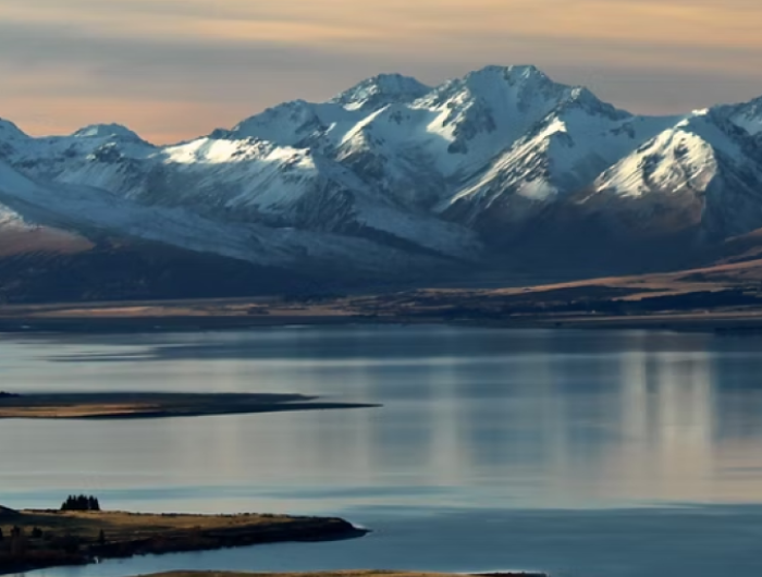 New Zealand mountains scenery 